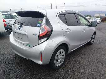 TOYOTA AQUA 2020 Image 2