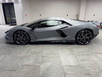 LAMBORGHINI REVUELTO 2025 Image 16