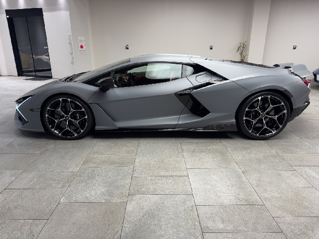 LAMBORGHINI REVUELTO 2025 Image 22
