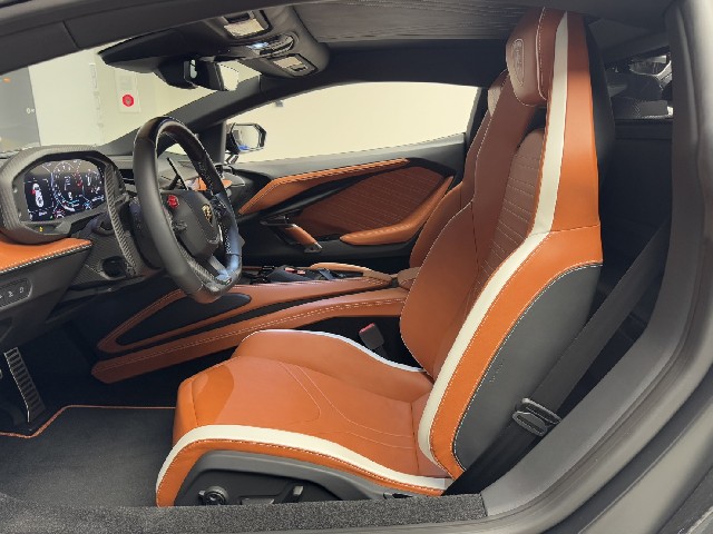 LAMBORGHINI REVUELTO 2025 Image 24