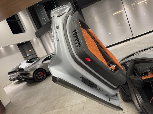 LAMBORGHINI REVUELTO 2025 Image 26