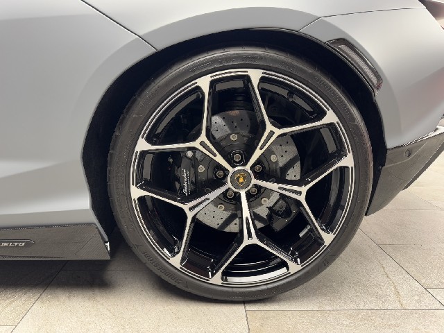 LAMBORGHINI REVUELTO 2025 Image 32