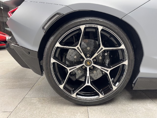 LAMBORGHINI REVUELTO 2025 Image 33