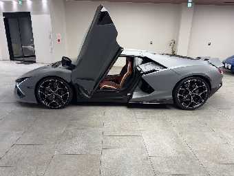 LAMBORGHINI REVUELTO 2025 Image 8