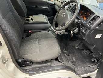 TOYOTA HIACE 2015 Image 4