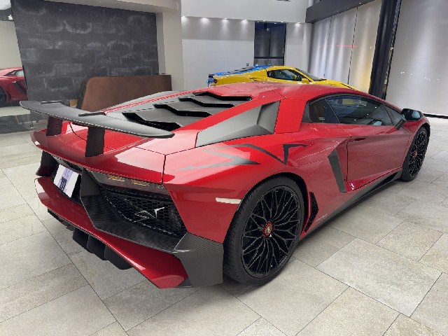 LAMBORGHINI AVENTADOR 2016 Image 19