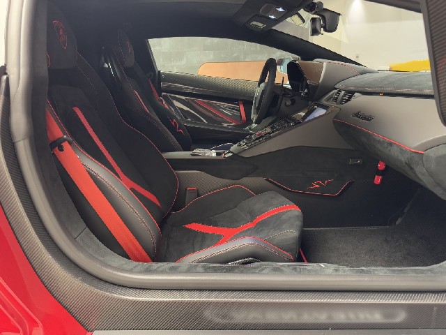 LAMBORGHINI AVENTADOR 2016 Image 27