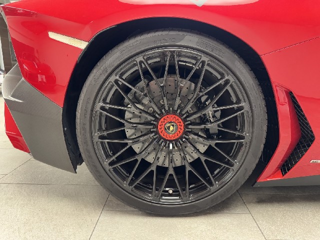 LAMBORGHINI AVENTADOR 2016 Image 33