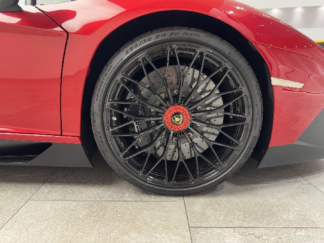 LAMBORGHINI AVENTADOR 2016 Image 34