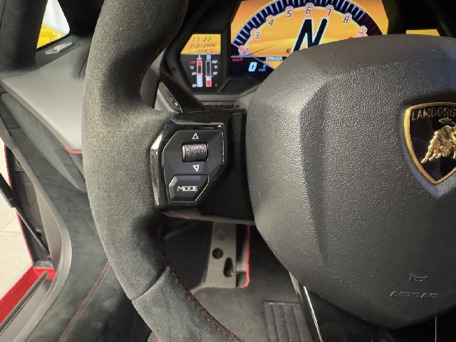 LAMBORGHINI AVENTADOR 2016 Image 50