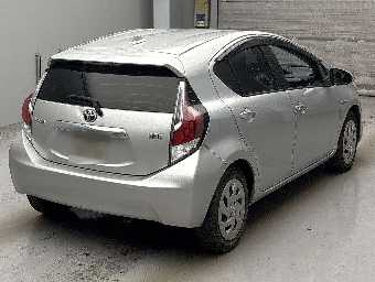 TOYOTA AQUA 2017 Image 2