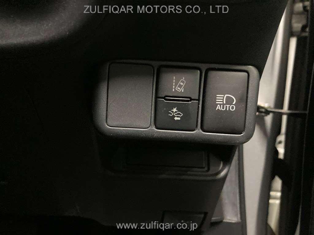 TOYOTA AQUA 2017 Image 12