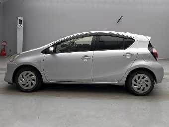 TOYOTA AQUA 2017 Image 5