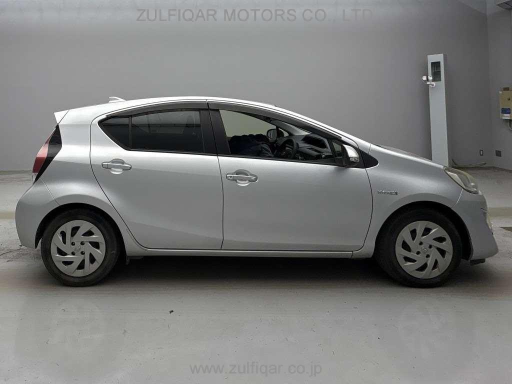 TOYOTA AQUA 2017 Image 6