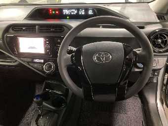 TOYOTA AQUA 2017 Image 9