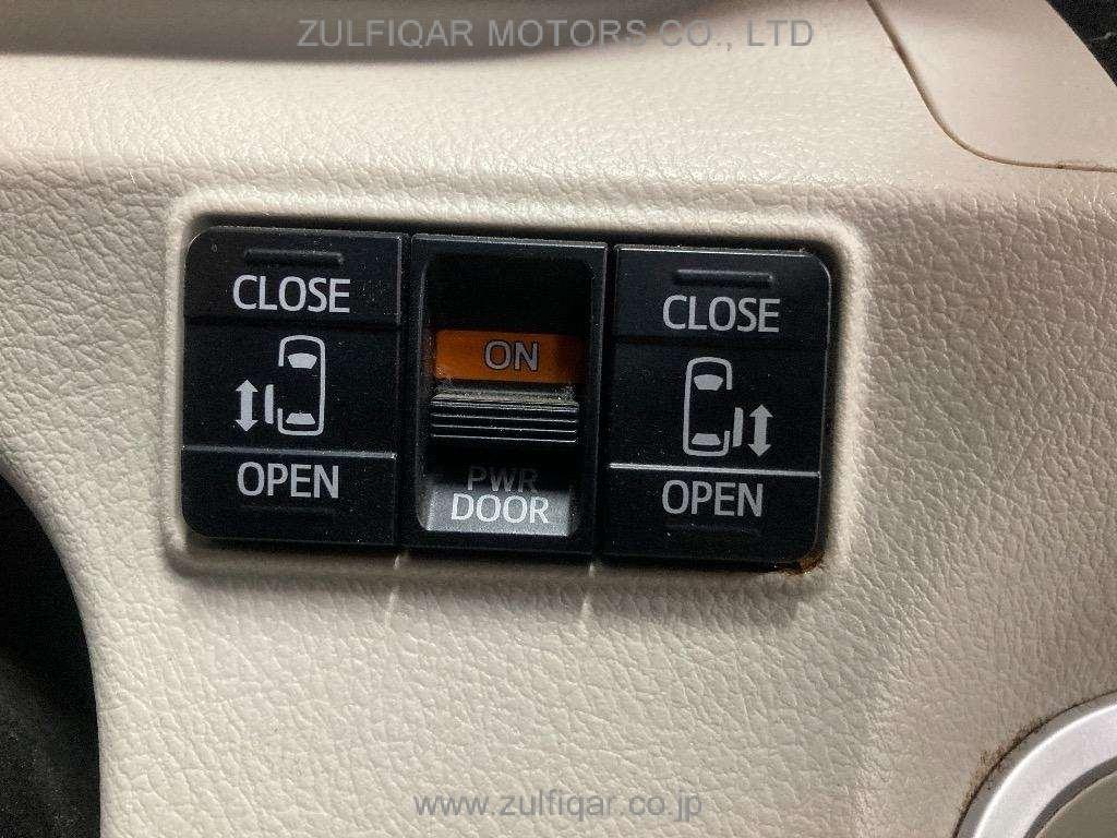 TOYOTA SIENTA 2017 Image 12