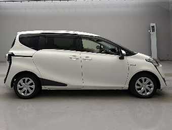 TOYOTA SIENTA 2017 Image 6