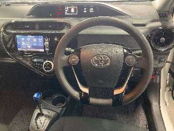 TOYOTA AQUA 2019 Image 9