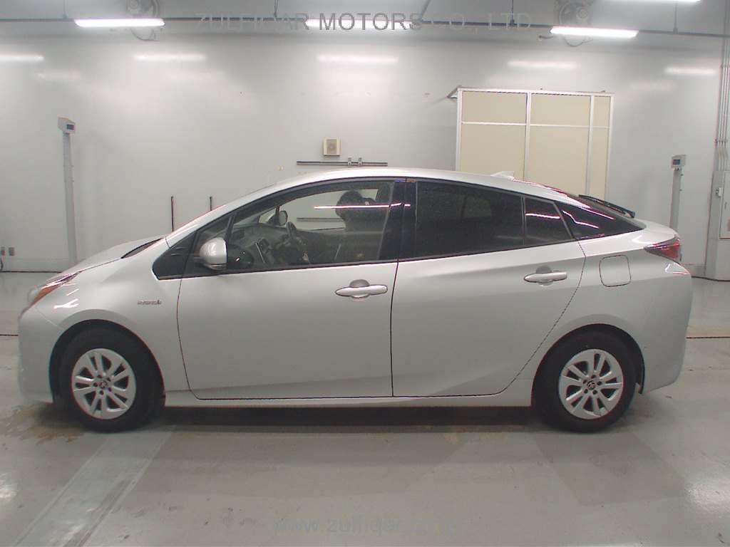 TOYOTA PRIUS 2018 Image 4