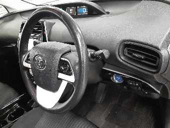 TOYOTA PRIUS 2018 Image 7