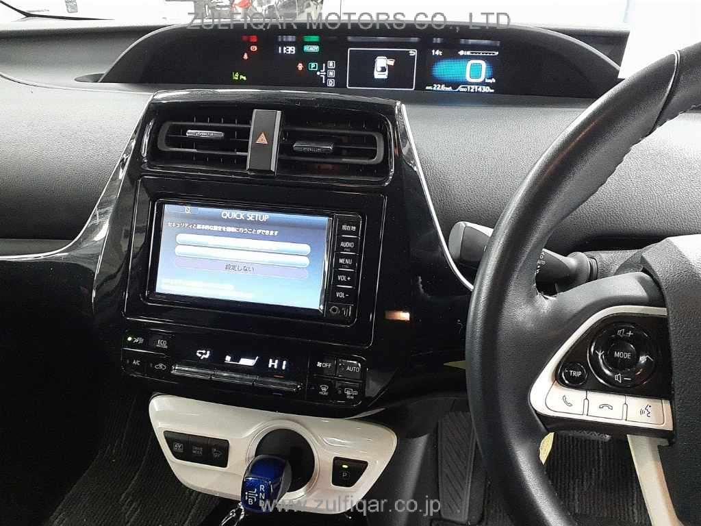 TOYOTA PRIUS 2018 Image 9