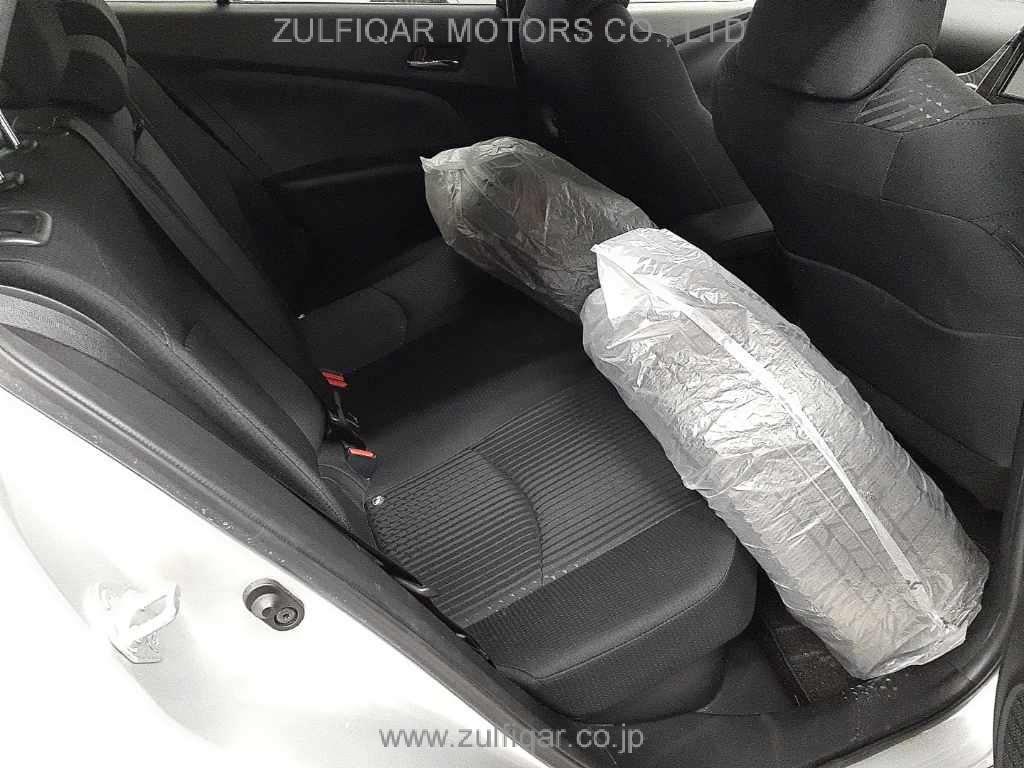 TOYOTA PRIUS 2018 Image 10