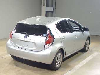 TOYOTA AQUA 2015 Image 2