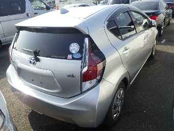 TOYOTA AQUA 2015 Image 4