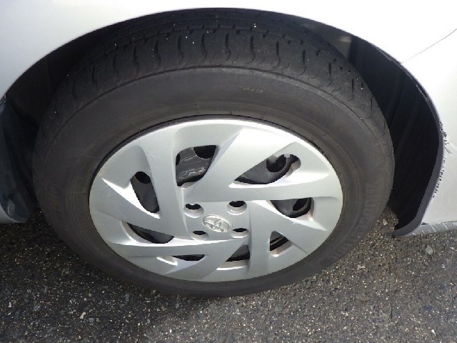 TOYOTA AQUA 2015 Image 32