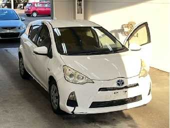 TOYOTA AQUA 2012 Image 4