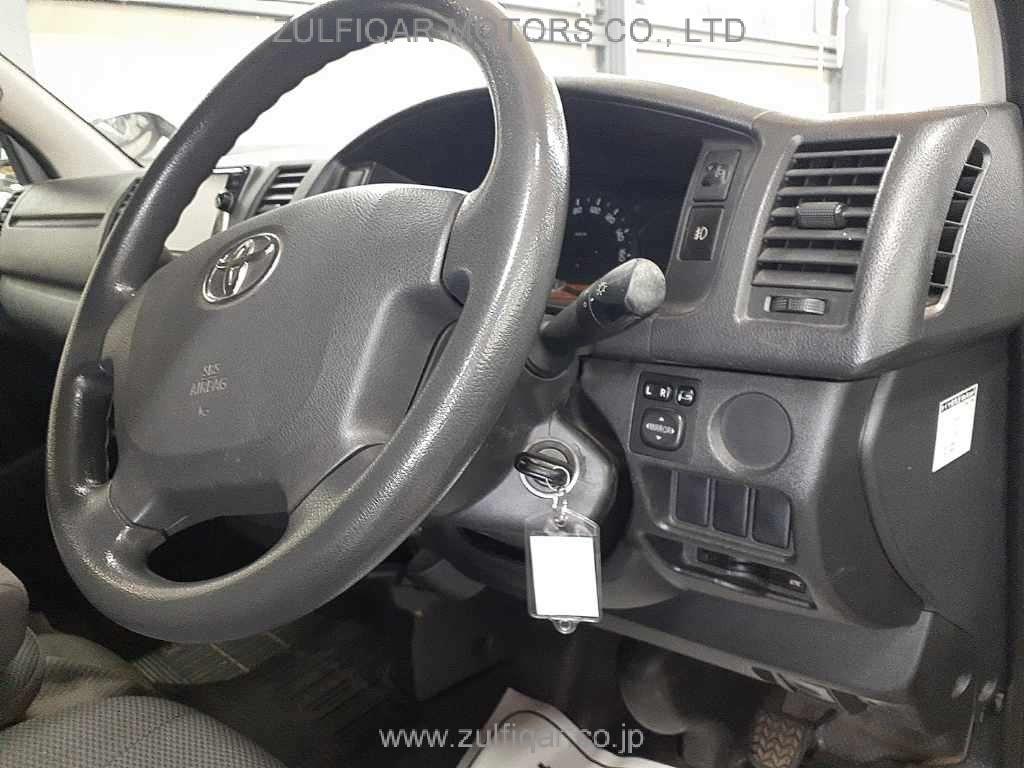 TOYOTA HIACE 2016 Image 9