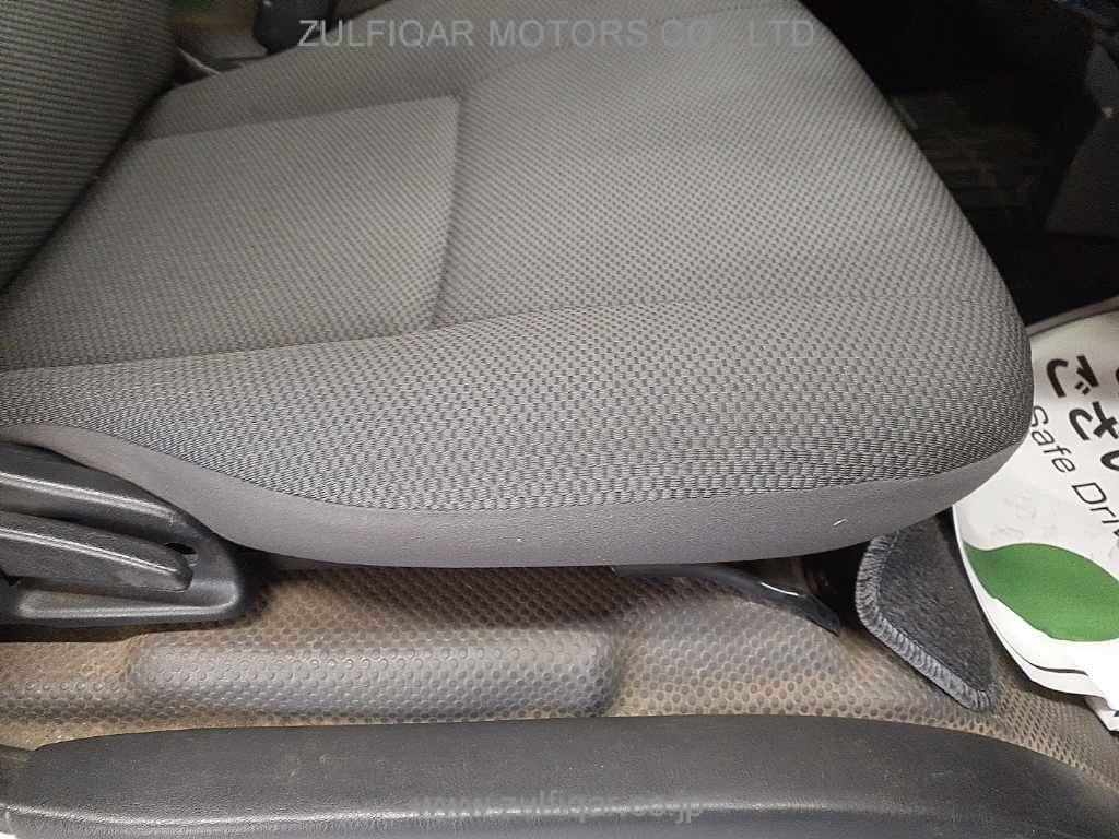 TOYOTA HIACE 2016 Image 10