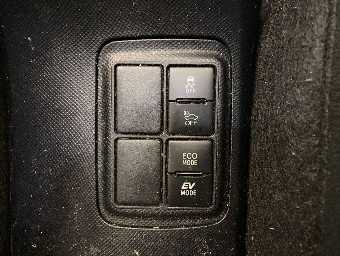 TOYOTA AQUA 2019 Image 8