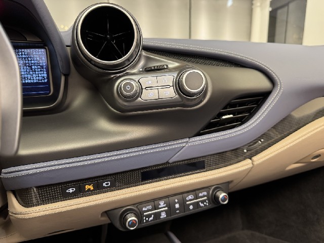 FERRARI F8 SPIDER 2021 Image 62