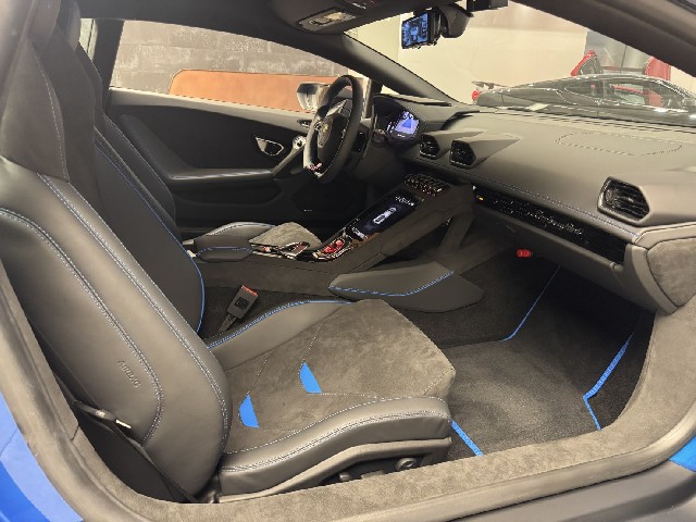 LAMBORGHINI HURACAN 2024 Image 19