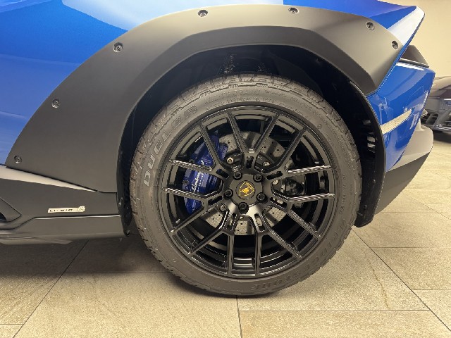 LAMBORGHINI HURACAN 2024 Image 24