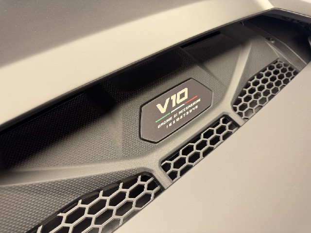 LAMBORGHINI HURACAN 2024 Image 40