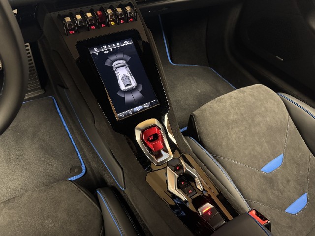 LAMBORGHINI HURACAN 2024 Image 45
