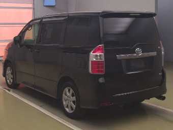 TOYOTA NOAH 2008 Image 4