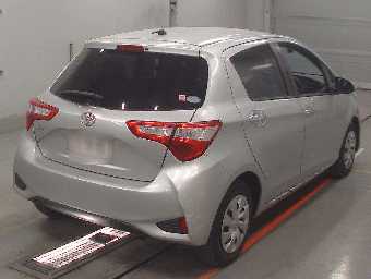 TOYOTA VITZ 2018 Image 2
