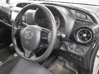 TOYOTA VITZ 2018 Image 7