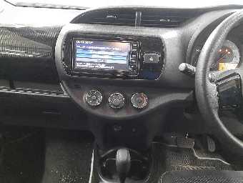 TOYOTA VITZ 2018 Image 9