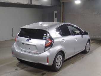 TOYOTA AQUA 2020 Image 2