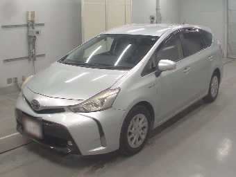 TOYOTA PRIUS ALPHA 2015 Image 1
