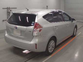 TOYOTA PRIUS ALPHA 2015 Image 2