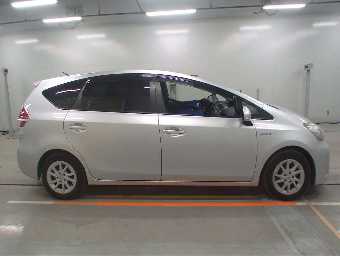 TOYOTA PRIUS ALPHA 2015 Image 3