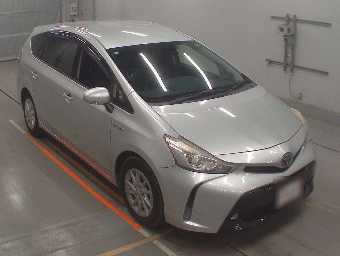 TOYOTA PRIUS ALPHA 2015 Image 5