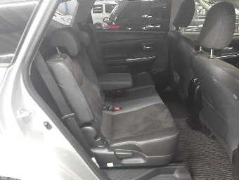 TOYOTA PRIUS ALPHA 2015 Image 10