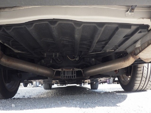 MERCEDES BENZ E CLASS 2004 Image 19