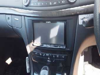 MERCEDES BENZ E CLASS 2004 Image 7